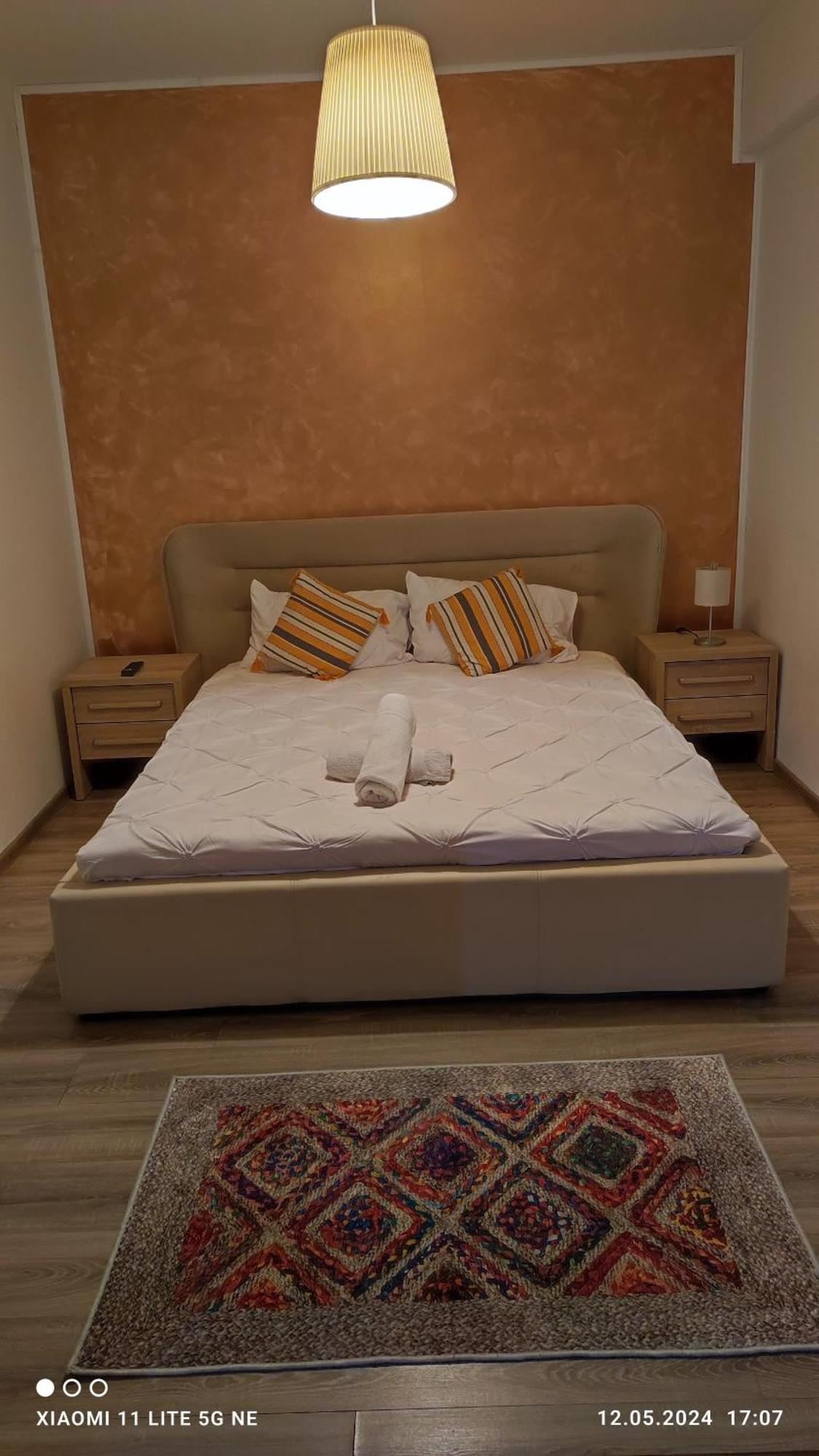 Appartamento Apartament Lenus'K Bucarest Esterno foto