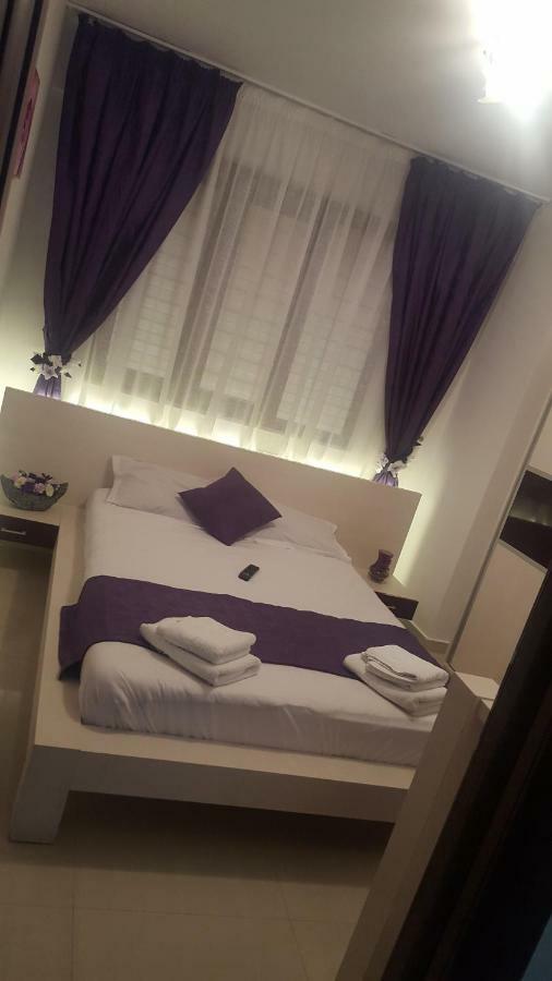 Appartamento Apartament Lenus'K Bucarest Esterno foto